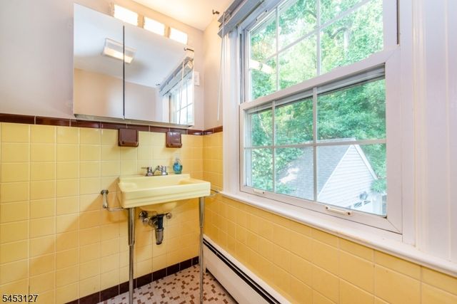 1431 Alps Rd, Wayne Twp., NJ 07470
