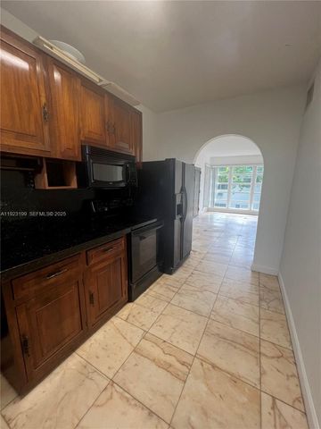 9350 E Bay Harbor Dr 6, Bay Harbor Islands, FL 33154