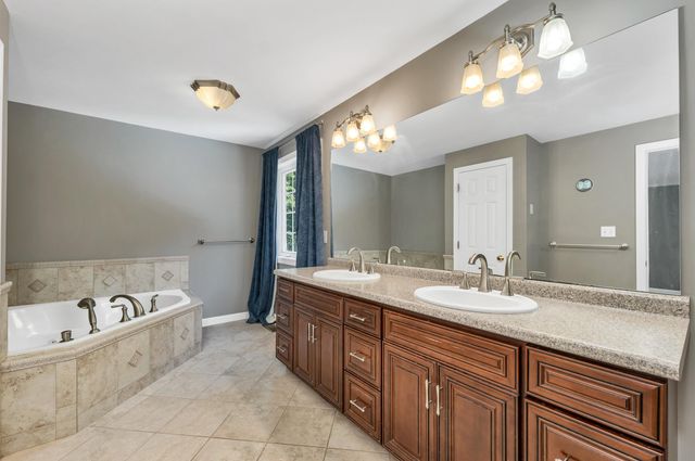 3 Danville Circle, Merrimack, NH 03054