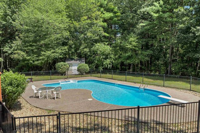 3 Danville Circle, Merrimack, NH 03054