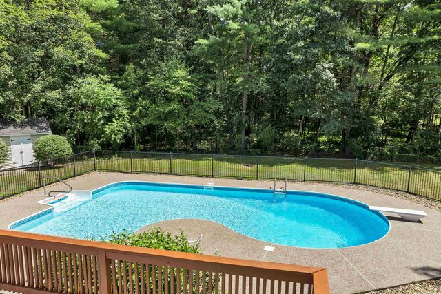 3 Danville Circle, Merrimack, NH 03054