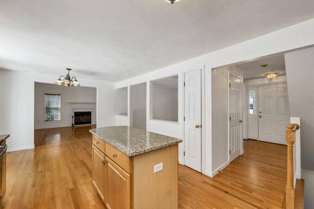 3 Danville Circle, Merrimack, NH 03054