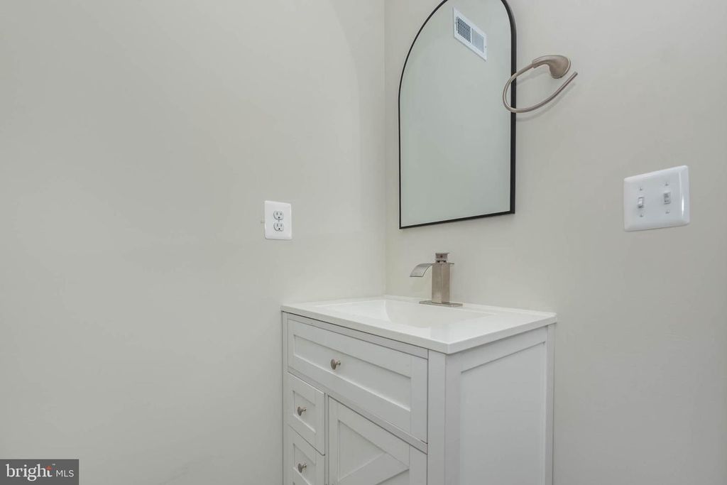 Image 37 of property listing at 12303 LONG GREEN PIKE, Glen Arm, MD 21057