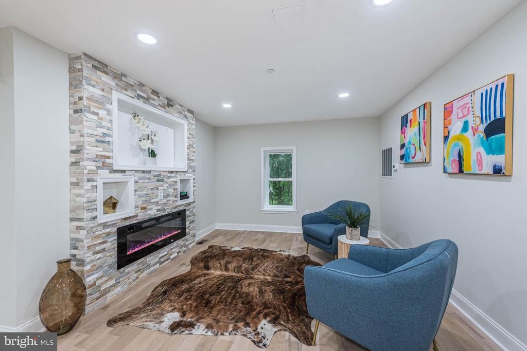 Image 4 of property listing at 12303 LONG GREEN PIKE, Glen Arm, MD 21057