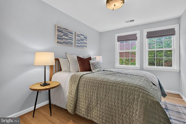 609 4TH ST SW, Washington, DC 20024