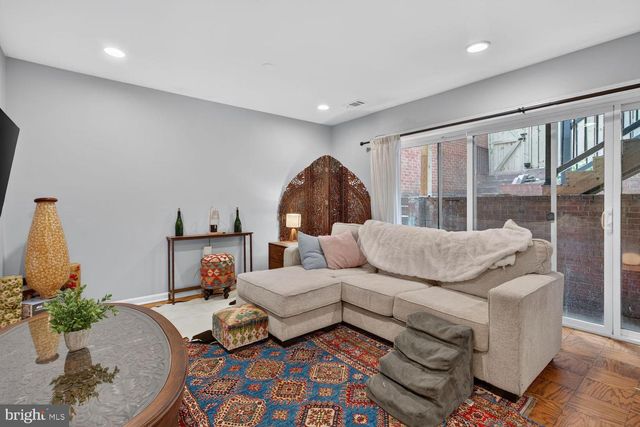 609 4TH ST SW, Washington, DC 20024