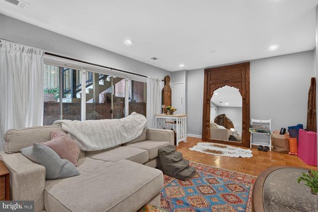 609 4TH ST SW, Washington, DC 20024