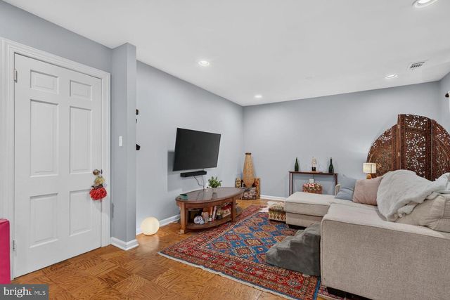 609 4TH ST SW, Washington, DC 20024