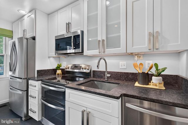 609 4TH ST SW, Washington, DC 20024