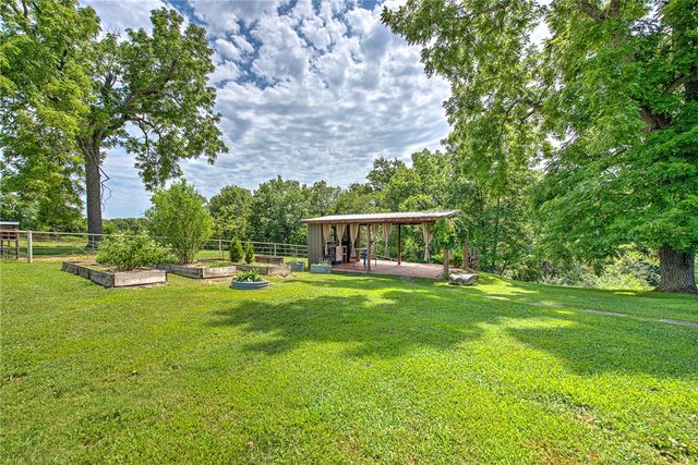 4601 N 2nd Street, Rogers, AR 72756