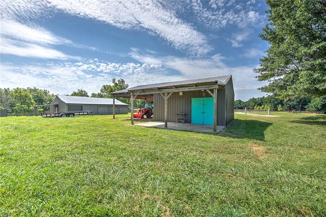 4601 N 2nd Street, Rogers, AR 72756
