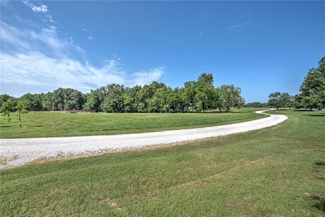 4601 N 2nd Street, Rogers, AR 72756