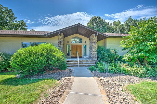 4601 N 2nd Street, Rogers, AR 72756