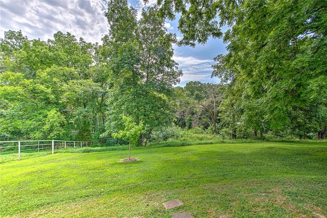 4601 N 2nd Street, Rogers, AR 72756