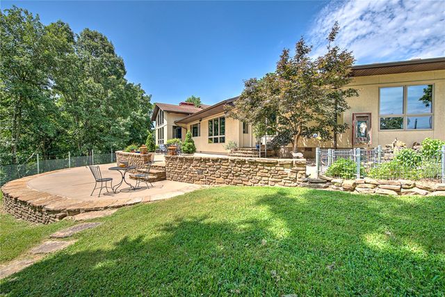 4601 N 2nd Street, Rogers, AR 72756