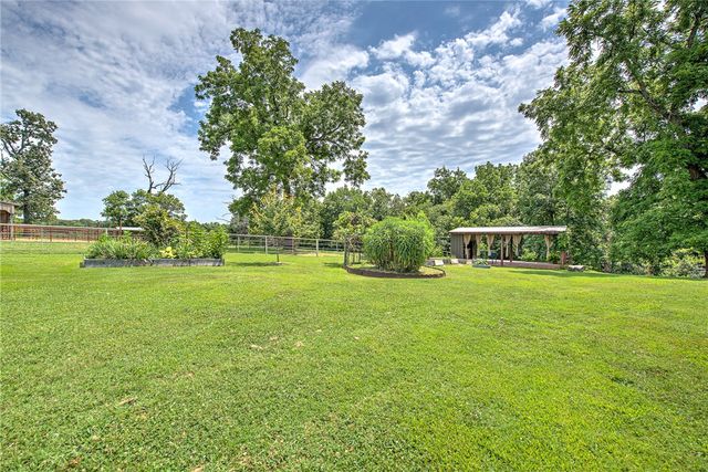 4601 N 2nd Street, Rogers, AR 72756