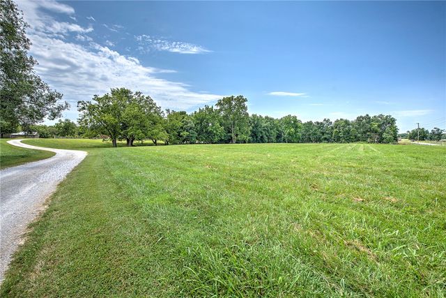 4601 N 2nd Street, Rogers, AR 72756