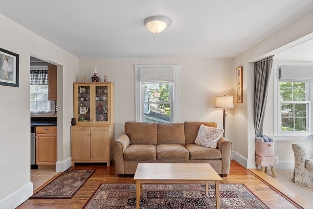 88 Pond St 88, Framingham, MA 01702
