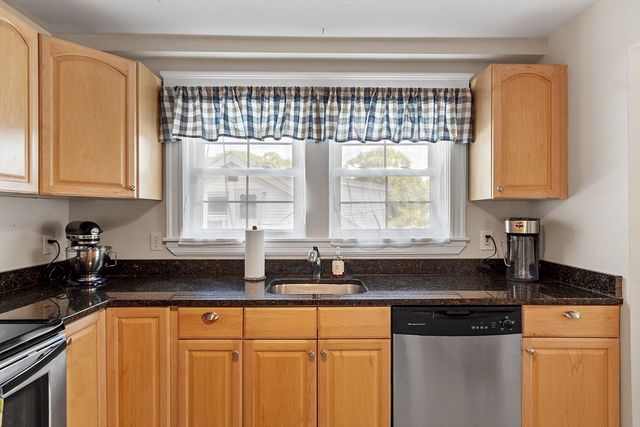 88 Pond St 88, Framingham, MA 01702