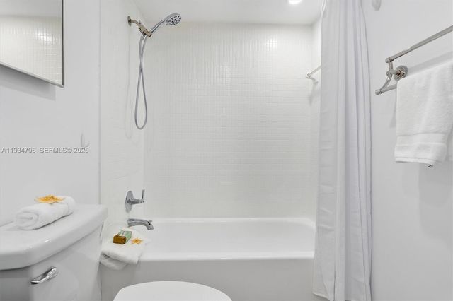 1000 Parkview Dr 316, Hallandale Beach, FL 33009