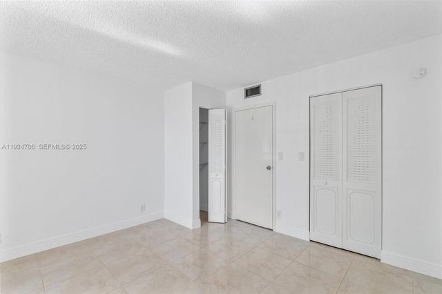 1000 Parkview Dr 316, Hallandale Beach, FL 33009