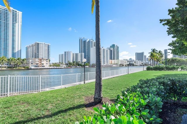 1000 Parkview Dr 316, Hallandale Beach, FL 33009