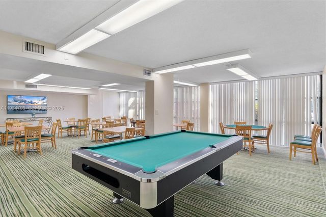 1000 Parkview Dr 316, Hallandale Beach, FL 33009