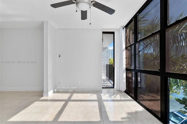 1000 Parkview Dr 316, Hallandale Beach, FL 33009