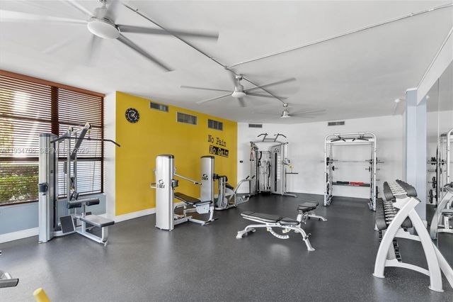 1000 Parkview Dr 316, Hallandale Beach, FL 33009