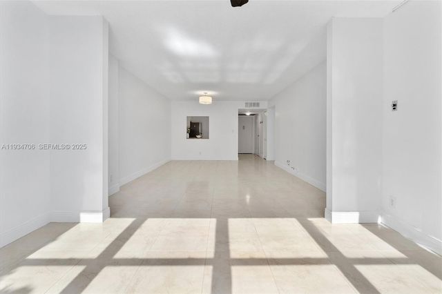 1000 Parkview Dr 316, Hallandale Beach, FL 33009