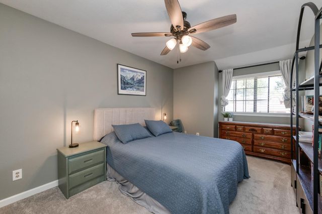 4075 W Los Altos Avenue, Fresno, CA 93722