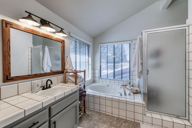 4075 W Los Altos Avenue, Fresno, CA 93722