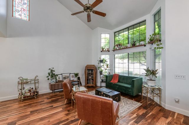 4075 W Los Altos Avenue, Fresno, CA 93722