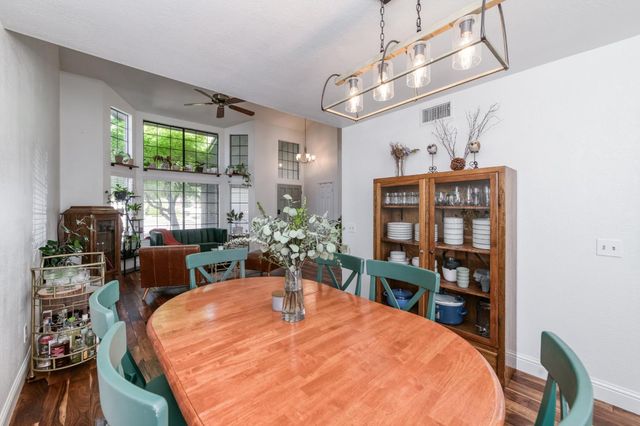 4075 W Los Altos Avenue, Fresno, CA 93722