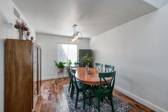 4075 W Los Altos Avenue, Fresno, CA 93722