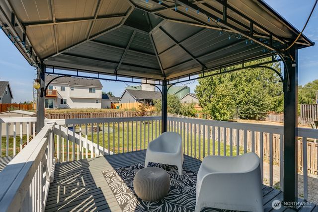 27822 74th Avenue NW, Stanwood, WA 98292