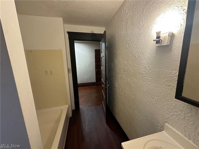 53 S Balch Street 55 Up, Akron, OH 44302