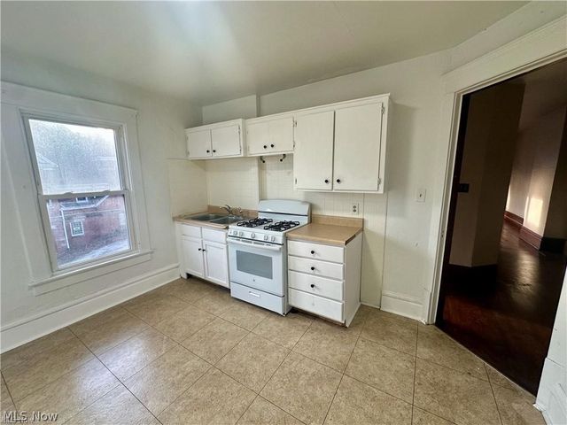 53 S Balch Street 55 Up, Akron, OH 44302