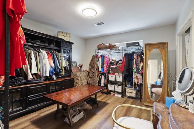 110 Vanshire Road W, Lakeside, TX 76108