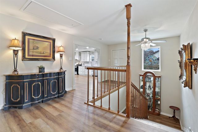 110 Vanshire Road W, Lakeside, TX 76108