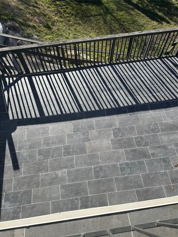 110 Vanshire Road W, Lakeside, TX 76108