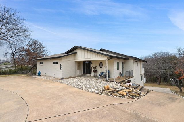110 Vanshire Road W, Lakeside, TX 76108