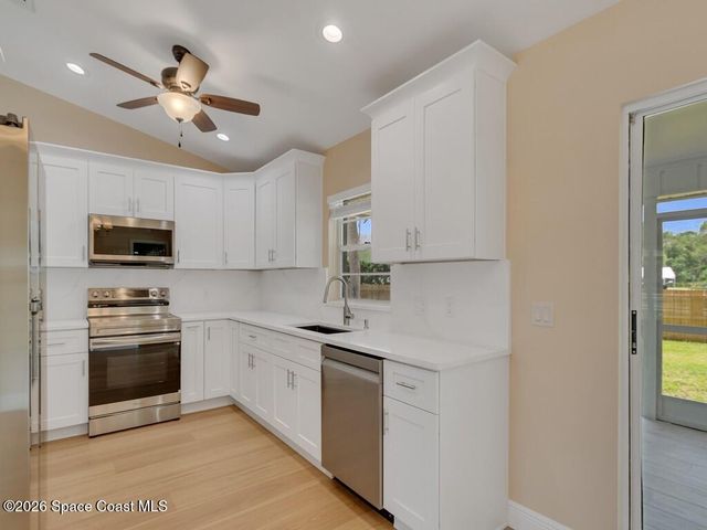 405 12th Avenue, Vero Beach, FL 32962