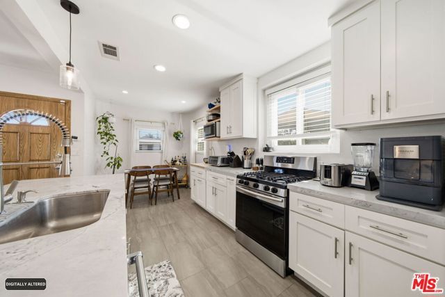 1501 W 104th Street, Los Angeles, CA 90047