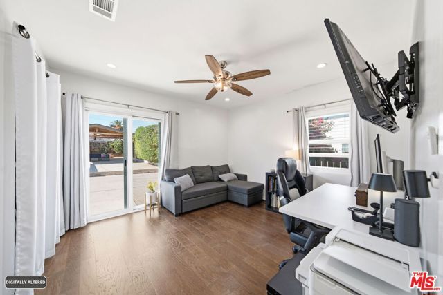 1501 W 104th Street, Los Angeles, CA 90047
