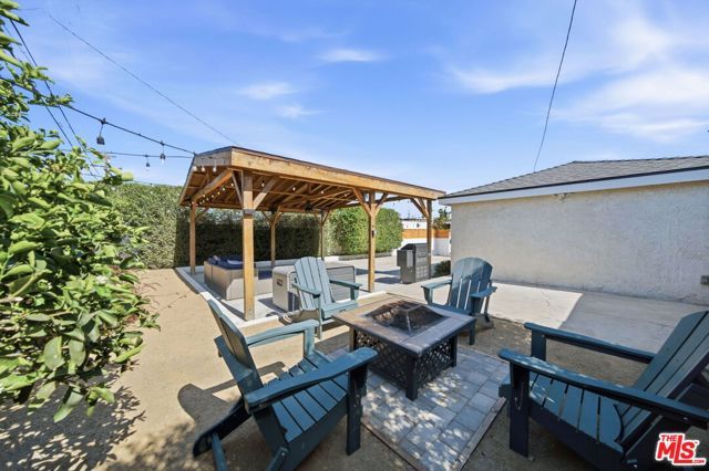 1501 W 104th Street, Los Angeles, CA 90047