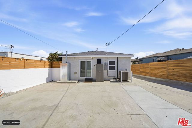 1501 W 104th Street, Los Angeles, CA 90047