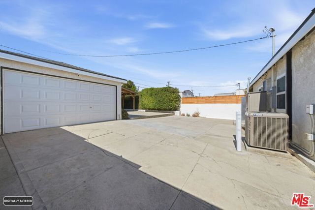 1501 W 104th Street, Los Angeles, CA 90047
