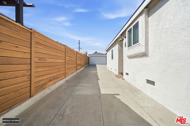1501 W 104th Street, Los Angeles, CA 90047