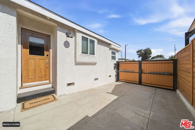 1501 W 104th Street, Los Angeles, CA 90047